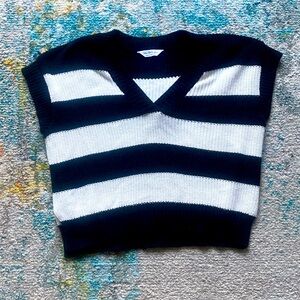 Short sleeved stripped sweater